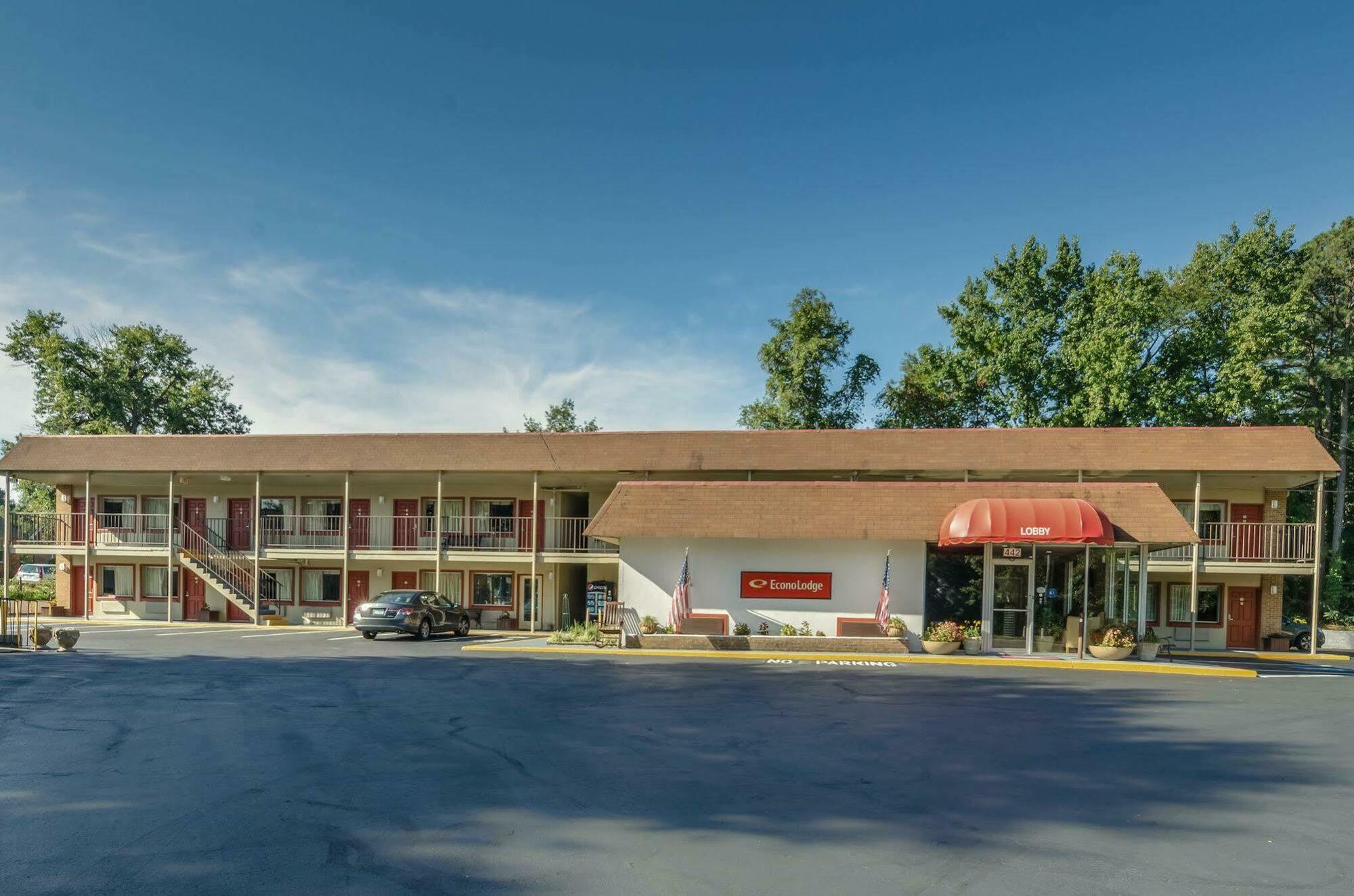 Econo Lodge Historic Area Williamsburg Exterior photo